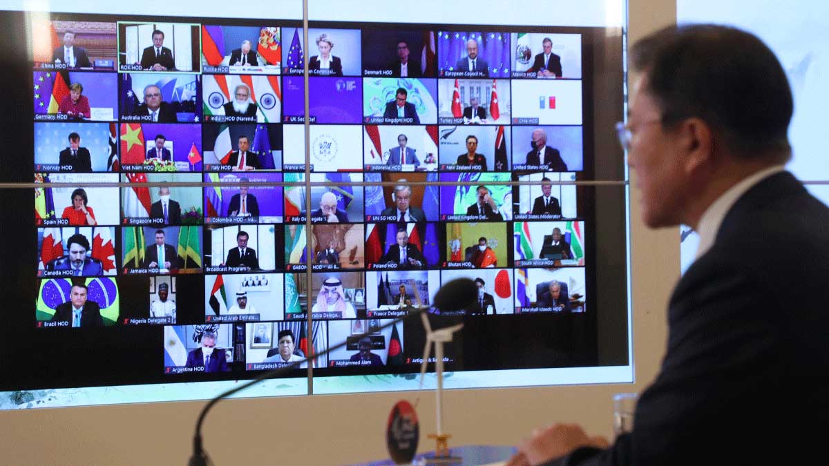 Unmute, please Echoes, glitches resound in virtual summit