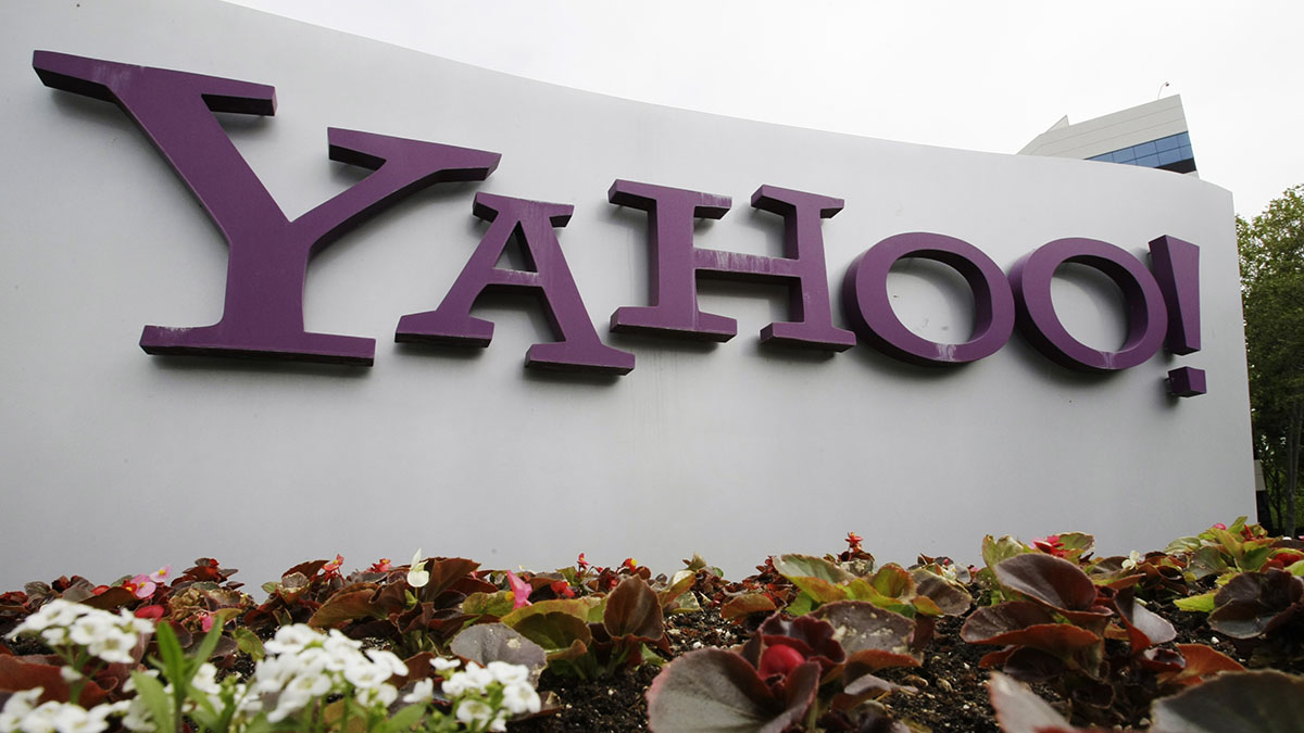 Verizon sells internet trailblazers Yahoo and AOL for $5B