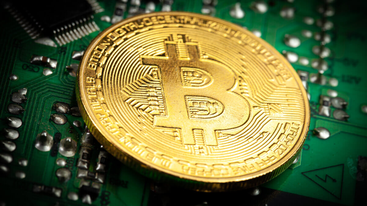 Bitcoin brings hopes, doubts for Salvadorans sending money