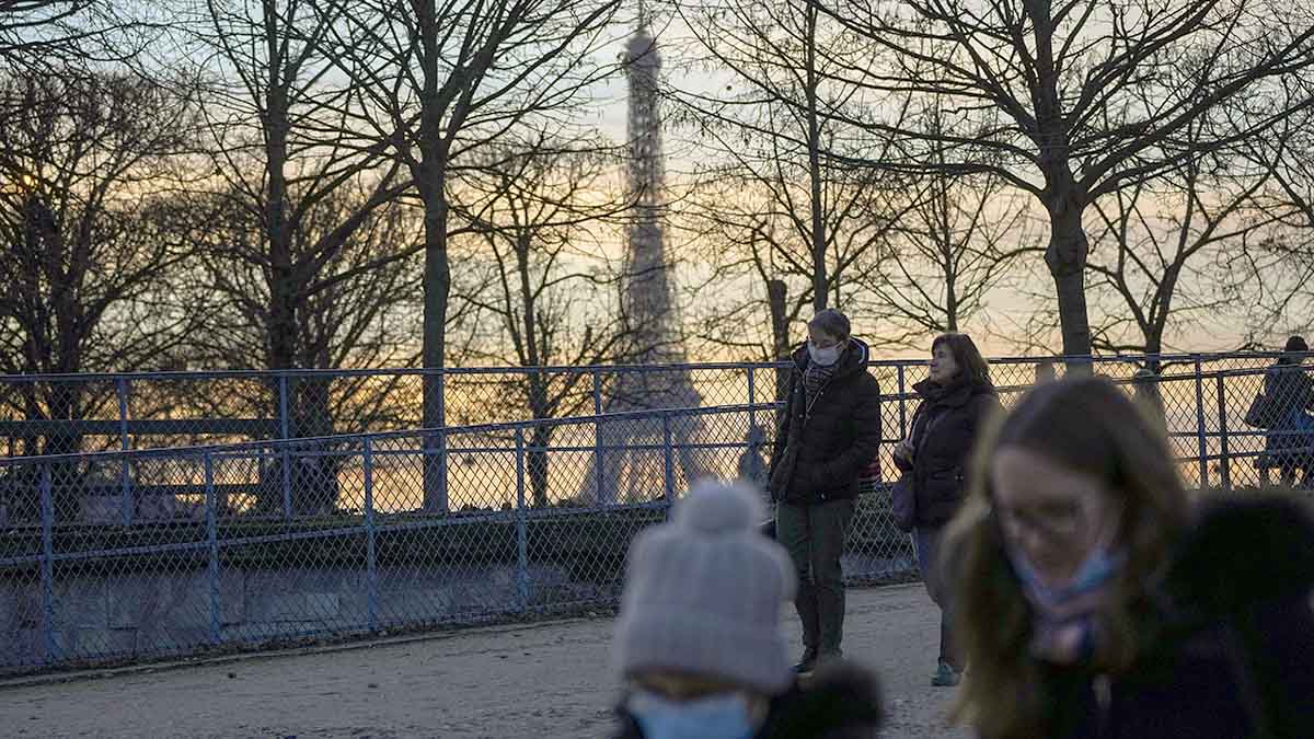 France 400 investigations into fake COVID-19 health passes